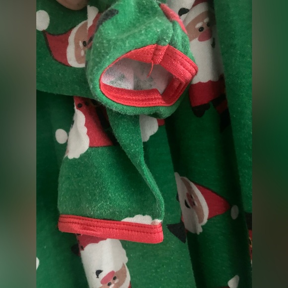 Sara’s Prints Santa Claus night gown, size 10, red trim neckline, hem & sleeves - Picture 5 of 6